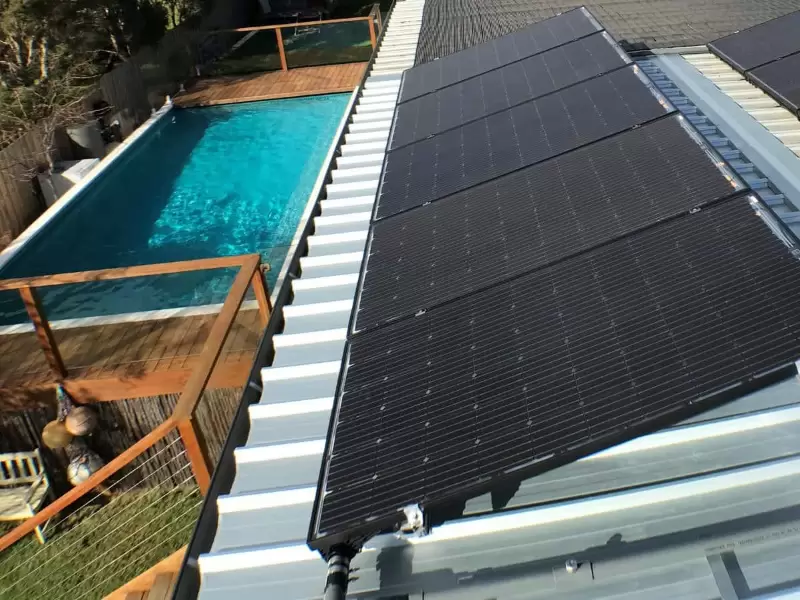 benefits of solar pool heating system